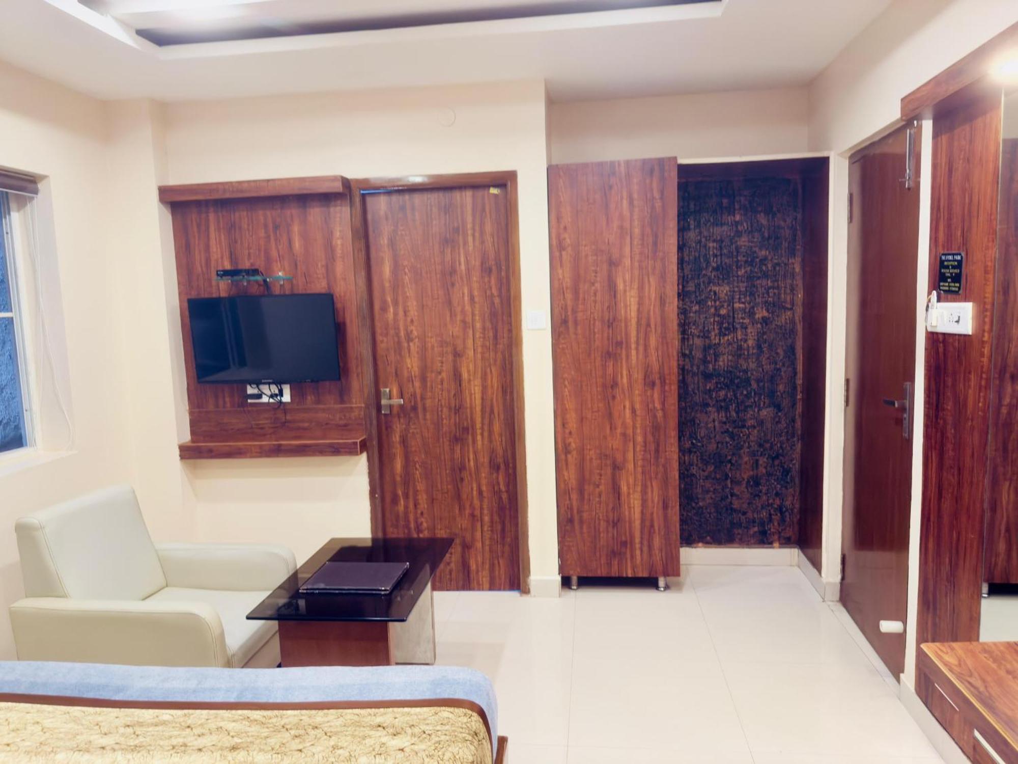 The Hydel Park - Business Class Hotel - Near Central Railway Station Csennai Kültér fotó