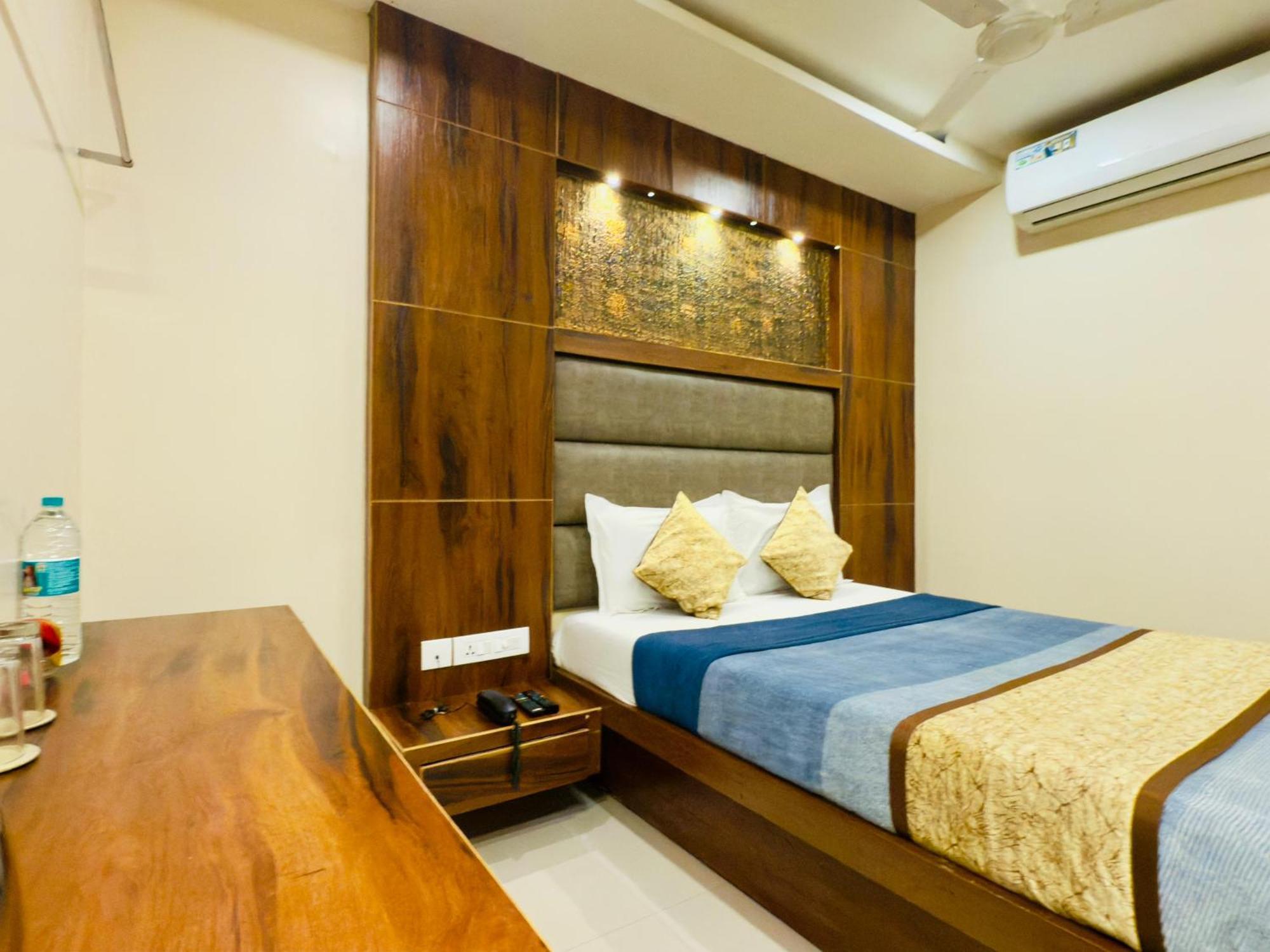 The Hydel Park - Business Class Hotel - Near Central Railway Station Csennai Kültér fotó