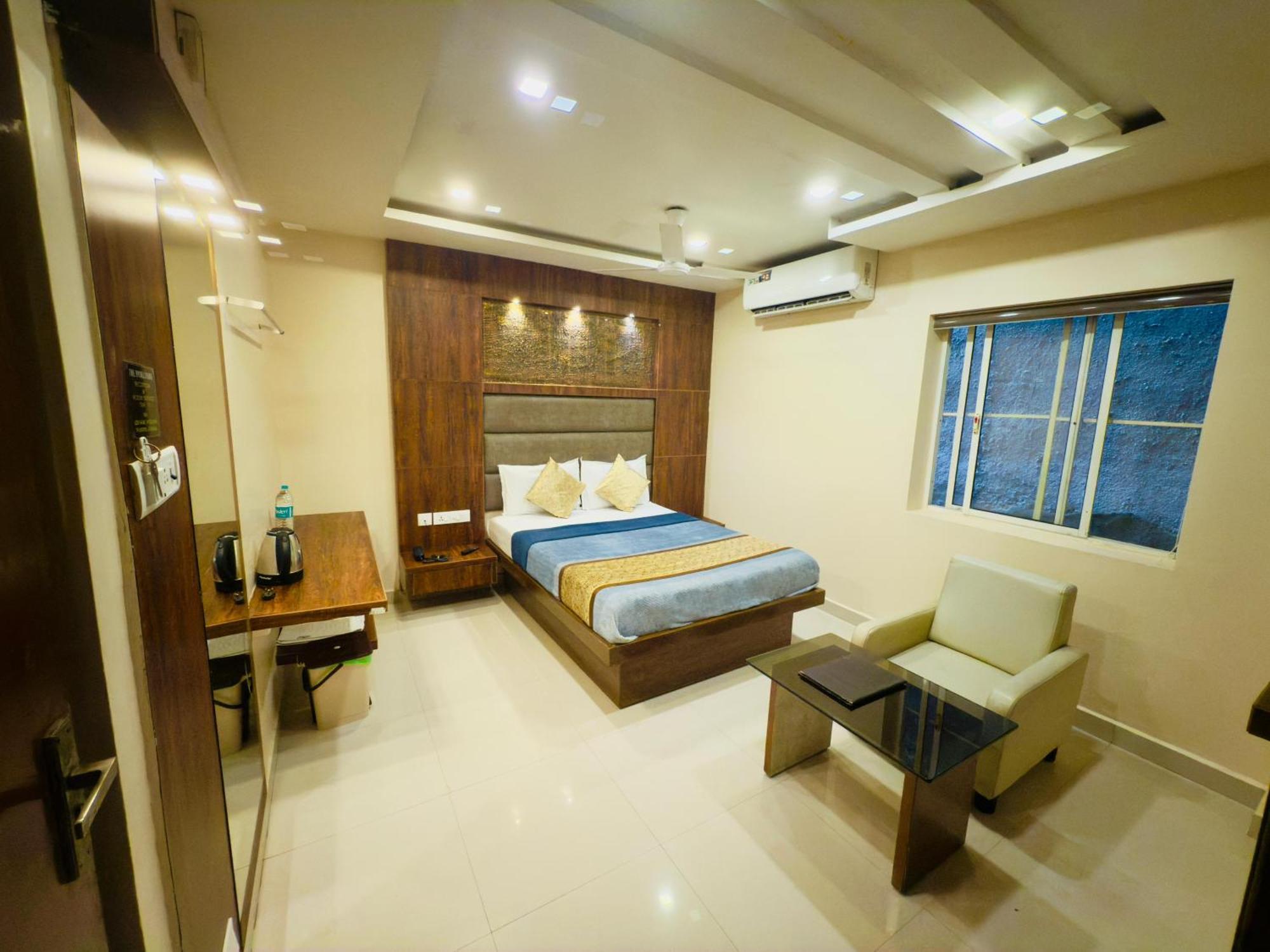 The Hydel Park - Business Class Hotel - Near Central Railway Station Csennai Kültér fotó