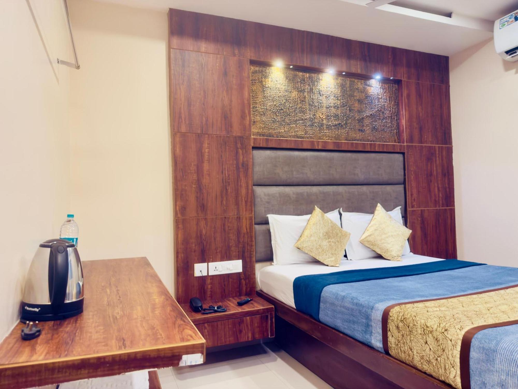 The Hydel Park - Business Class Hotel - Near Central Railway Station Csennai Kültér fotó
