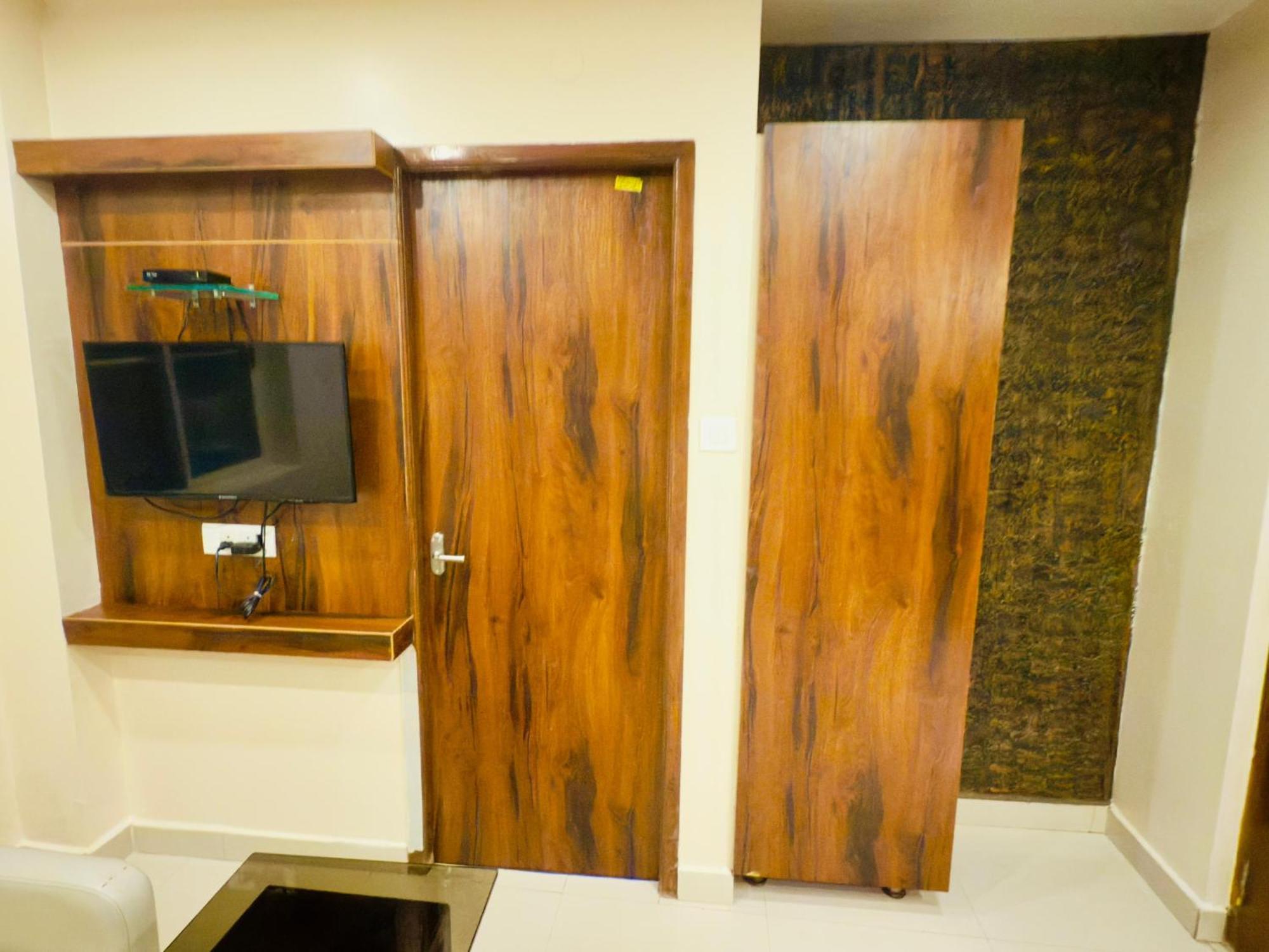 The Hydel Park - Business Class Hotel - Near Central Railway Station Csennai Kültér fotó