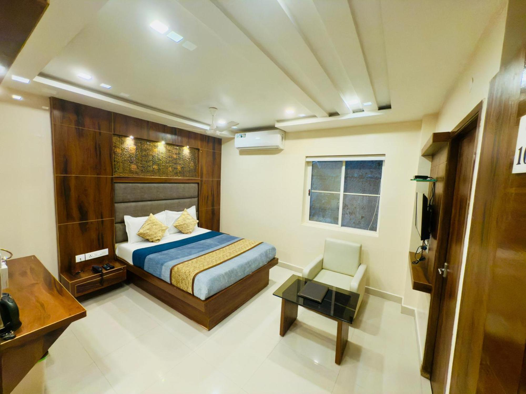 The Hydel Park - Business Class Hotel - Near Central Railway Station Csennai Kültér fotó